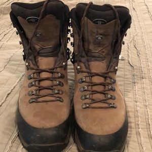 Lowa Tibet hiking boots